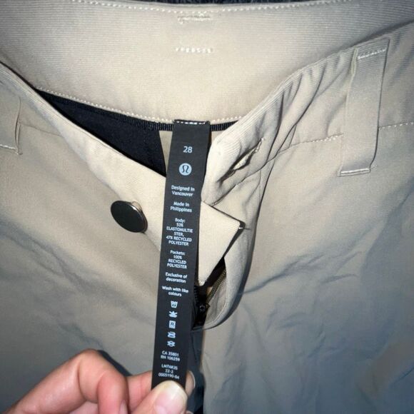 Lululemon Commision Classic fit short 9” Men size 28 - Picture 5 of 5